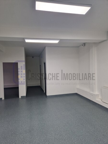 Spatiu comercial renovat si amenajat pentru a fi folosit ca o clinica medicala